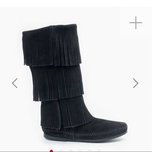 MINNETONKA 3 LAYER FRINGE BOOTS